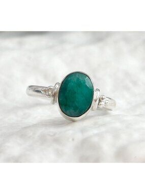 Green Emerald Gemstone Minimalist Sterling Silver 925 Vintage Ring - sz 6